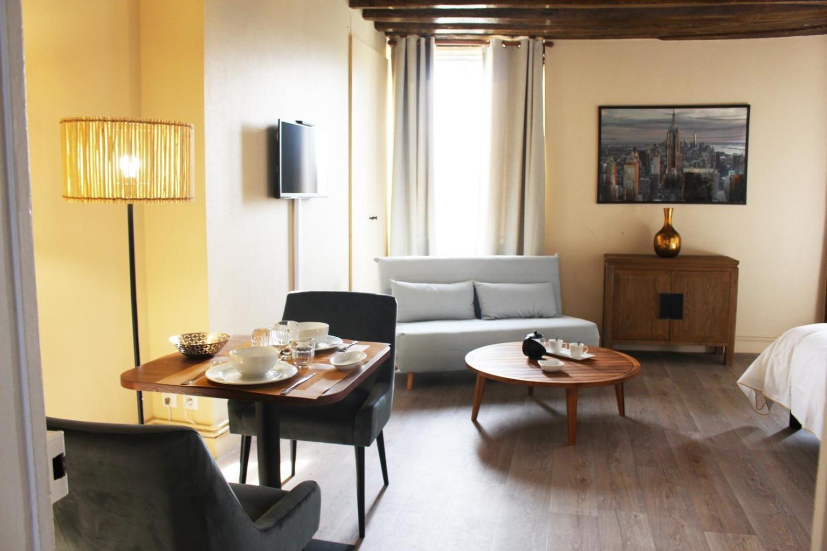 Fulbert - View On Cathedral&place Des Epars Appartement